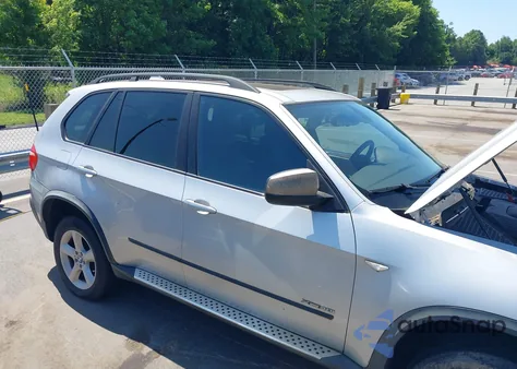 2009 BMW X5 xDrive48I z USA, uszkodzony, nr VIN 5UXFE83549L171457